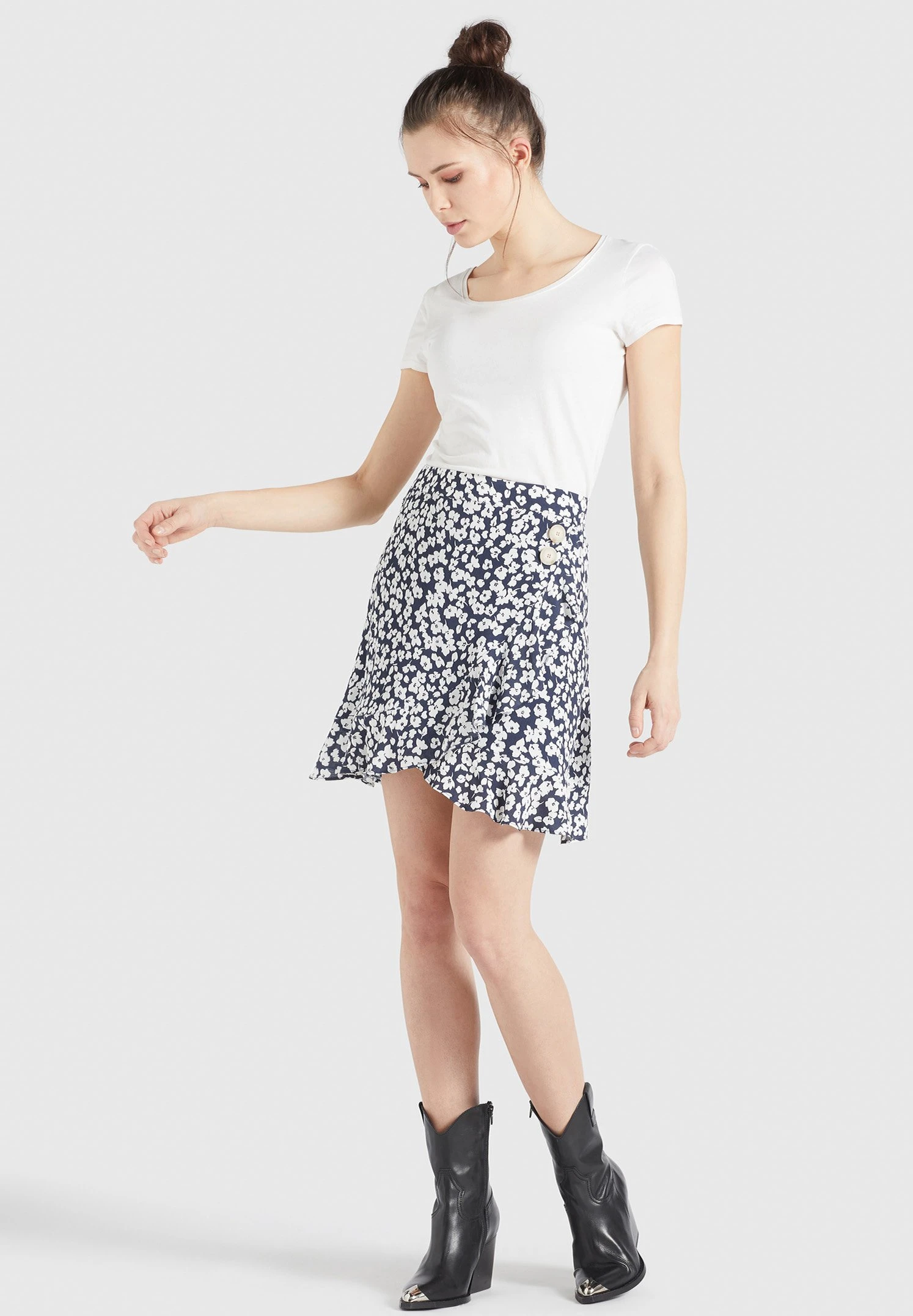 Khujo Undine - A-Lijn Rok - Dunkelblau-Weiß Geblümt 5 Khujo Undine - A-Lijn Rok - Dunkelblau-Weiß Geblümt - Afbeelding 5