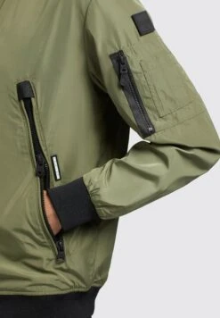 Khujo Astile2 - Bomberjacks - Olivgrün -Khujo Mode Aanbiedingen Winkel 7f0272f37f694818808aeaa55bb2c546