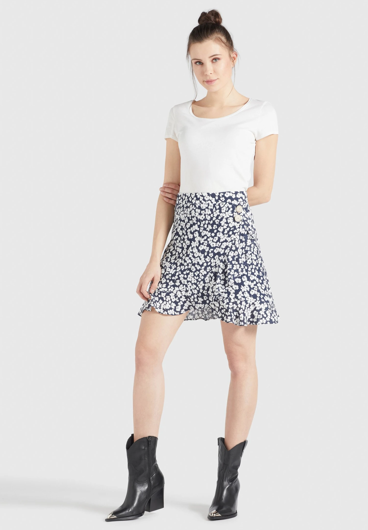 Khujo Undine - A-Lijn Rok - Dunkelblau-Weiß Geblümt 2 Khujo Undine - A-Lijn Rok - Dunkelblau-Weiß Geblümt - Afbeelding 2