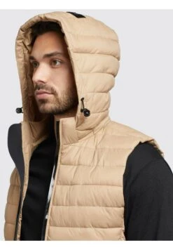 Khujo Wemo Matt - Bodywarmer - Beige -Khujo Mode Aanbiedingen Winkel e9960c0a7fde4b088b13baa7e75f567c